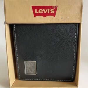 Levi's mens wallet new in‎ box 31LP220113